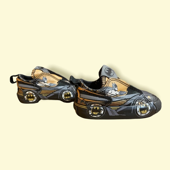 Toddler Batman converse sneakers size 3 - Picture 2 of 8